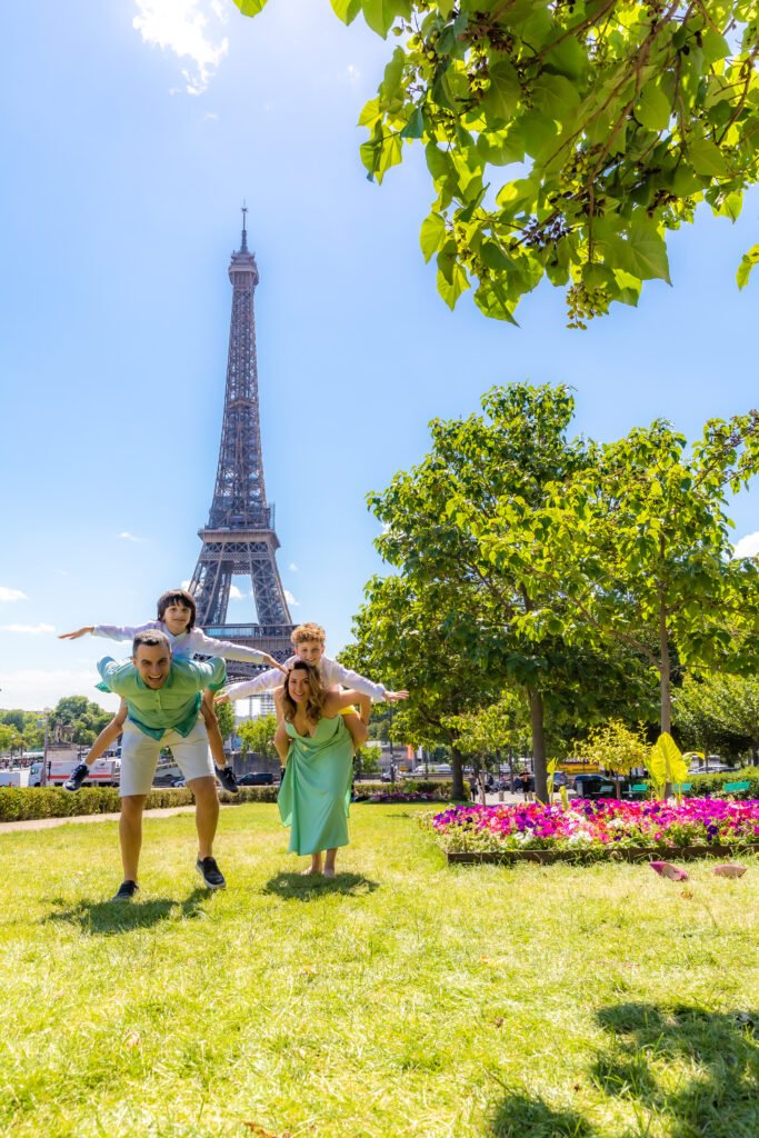 Family, photoshoot in Paris