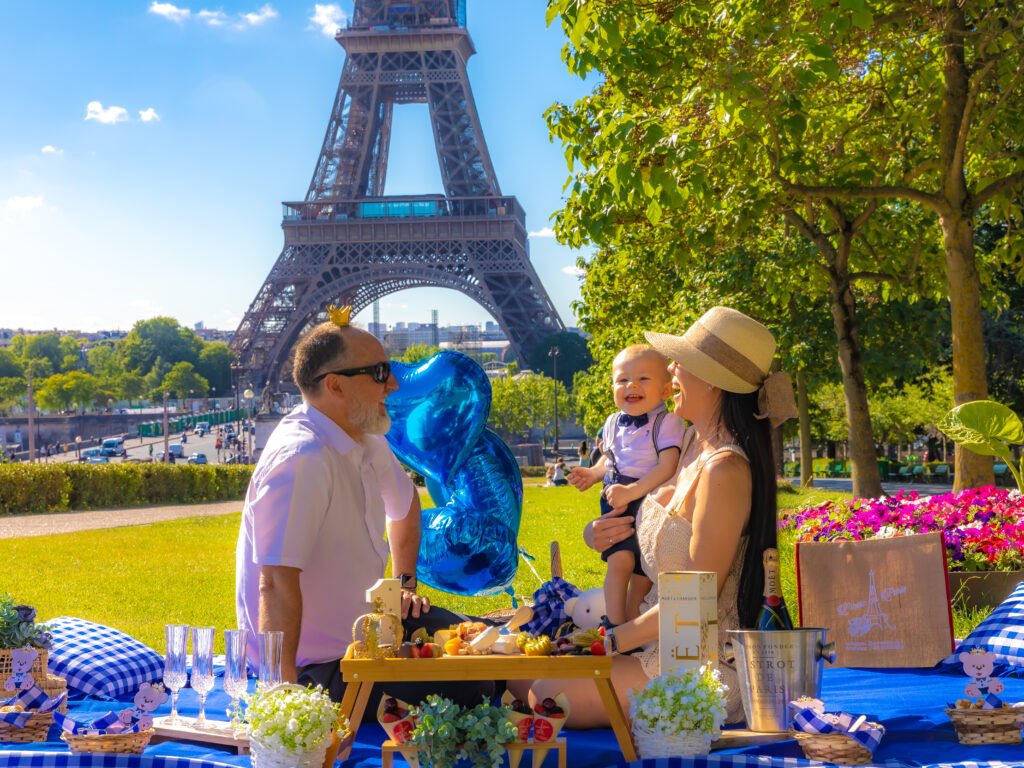 Family, photoshoot in Paris